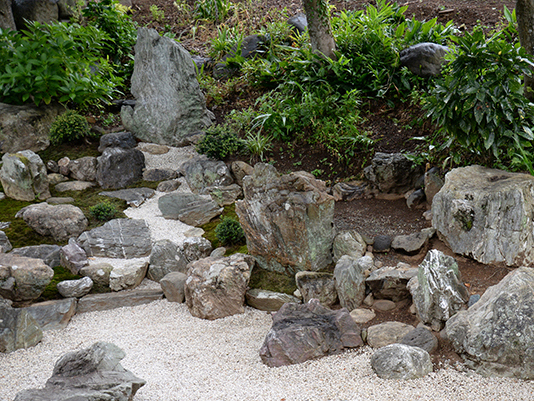 南足柄金剛寺 - 枯山水「桃源の庭」